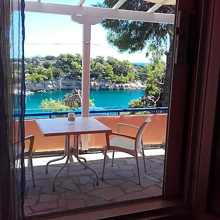 Inn Apostolis