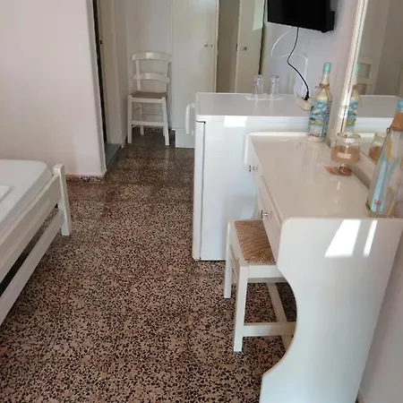 Apostolis イン