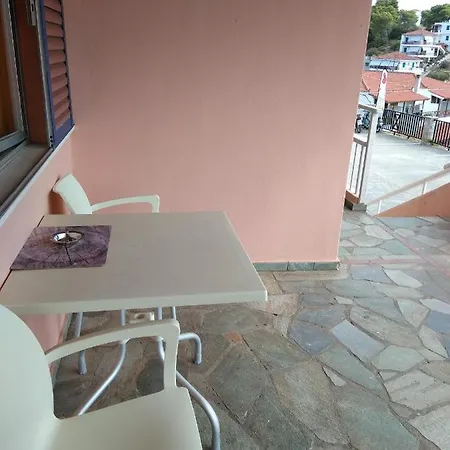 Apostolis Inn 3*