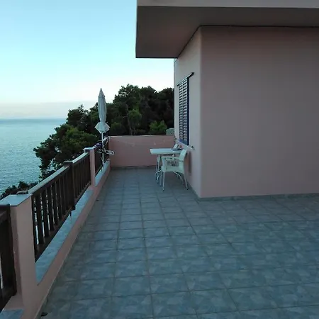 Apostolis Inn