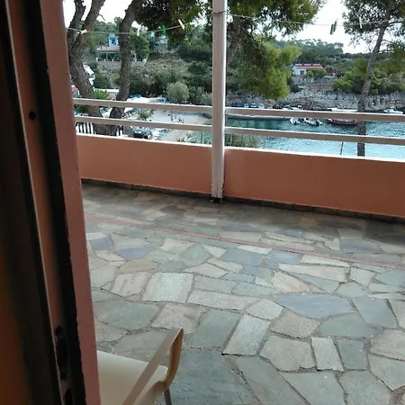 Inn Apostolis