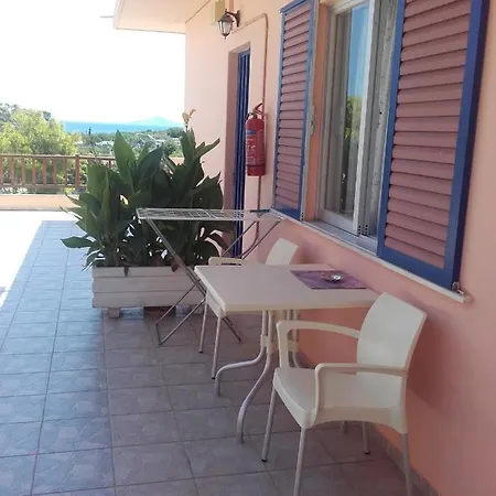 Inn Apostolis 3*