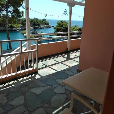 Inn Apostolis