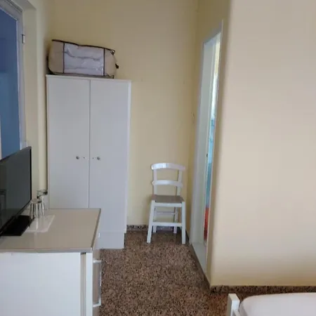 Inn Apostolis 3*